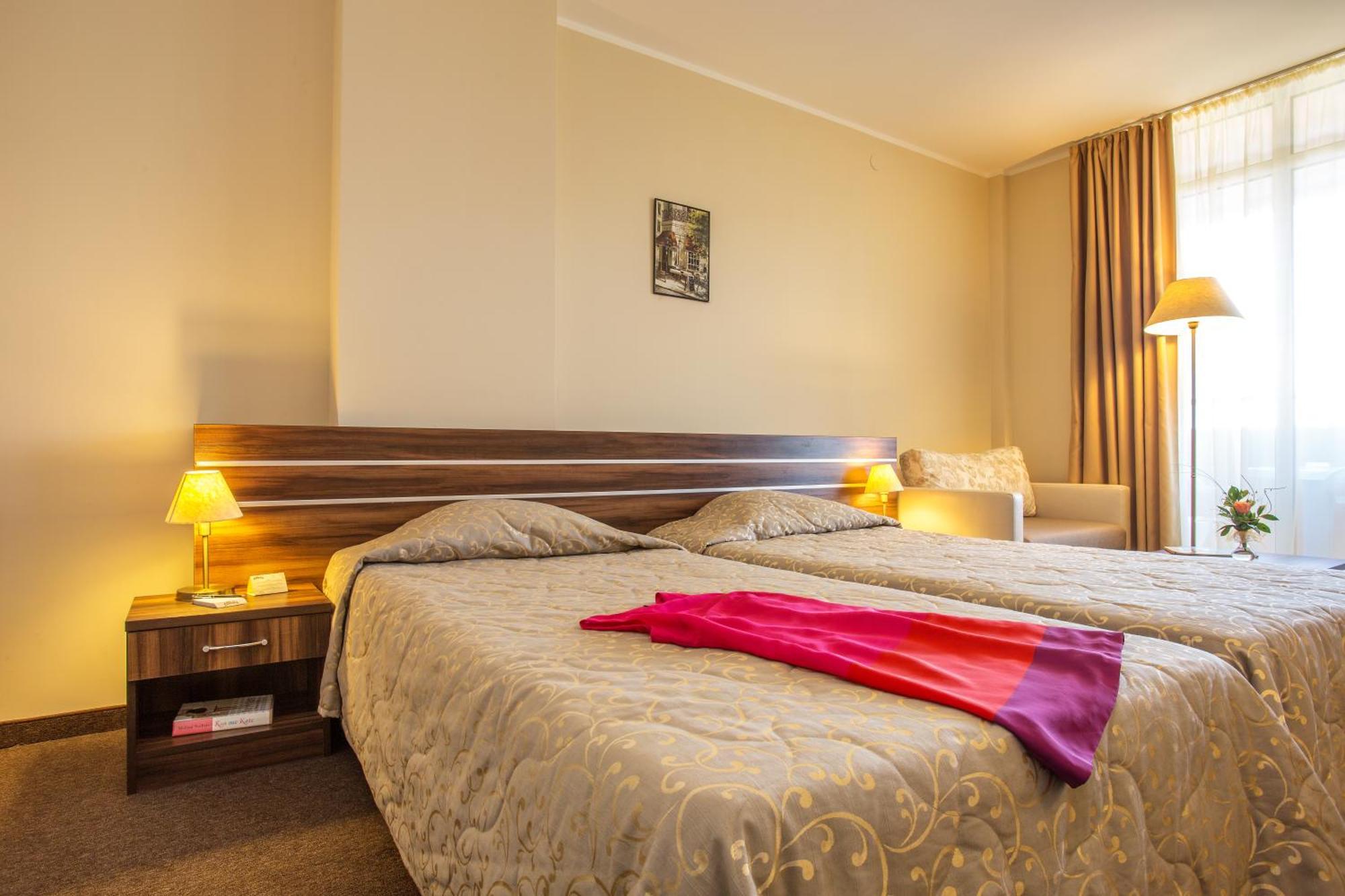 Hotel Laguna Park & Aqua Club Slăntjev Brjag Rum bild